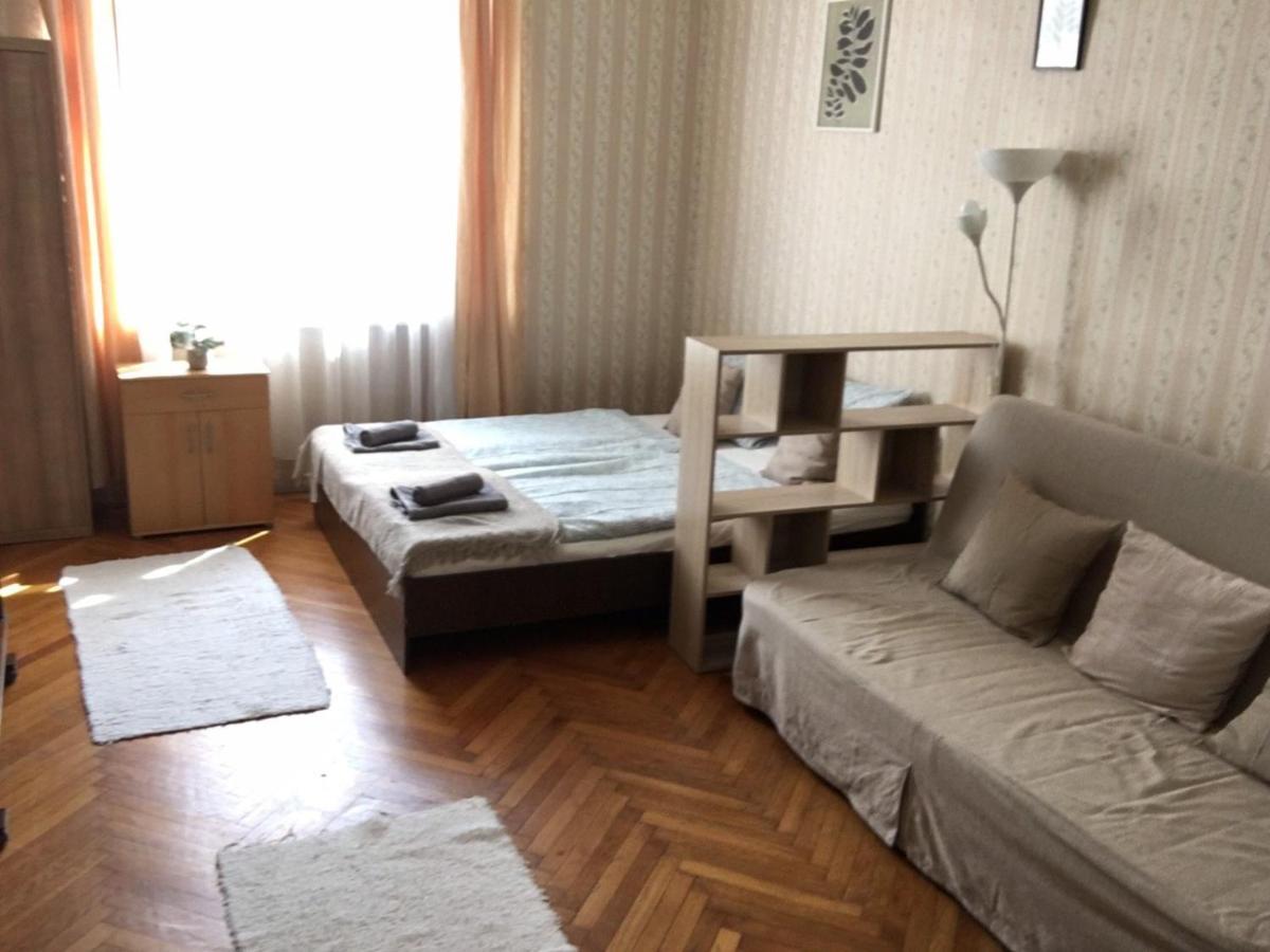 בודפשט Cozy Flat At Stadionok M Station מראה חיצוני תמונה