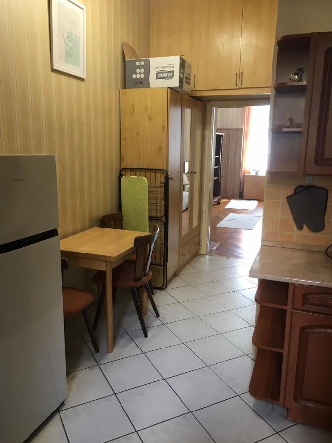 בודפשט Cozy Flat At Stadionok M Station מראה חיצוני תמונה