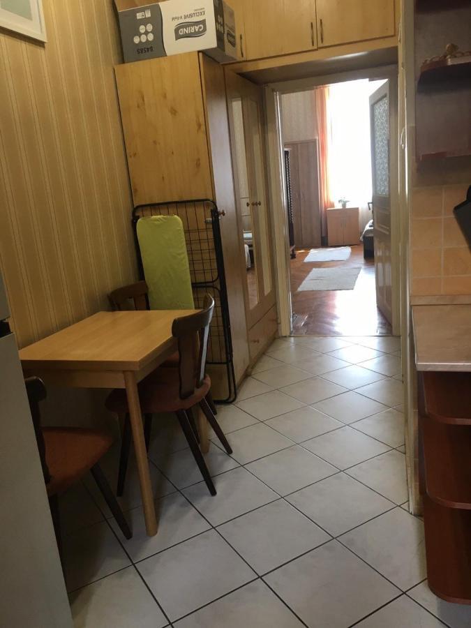 בודפשט Cozy Flat At Stadionok M Station מראה חיצוני תמונה